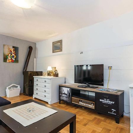 Amazing Apartment In Novi Vinodolski With Wifi Экстерьер фото