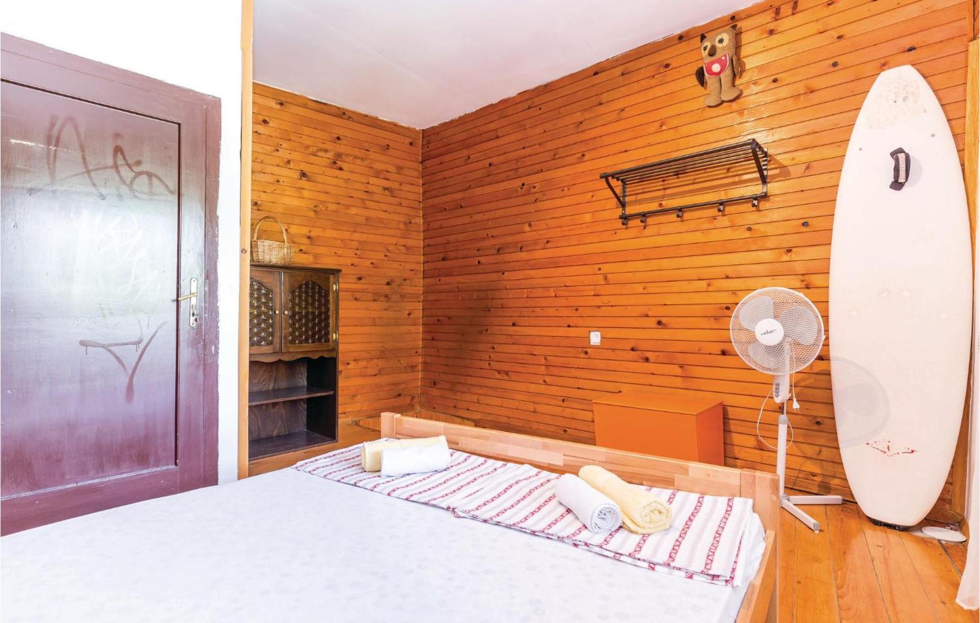 Amazing Apartment In Novi Vinodolski With Wifi Экстерьер фото