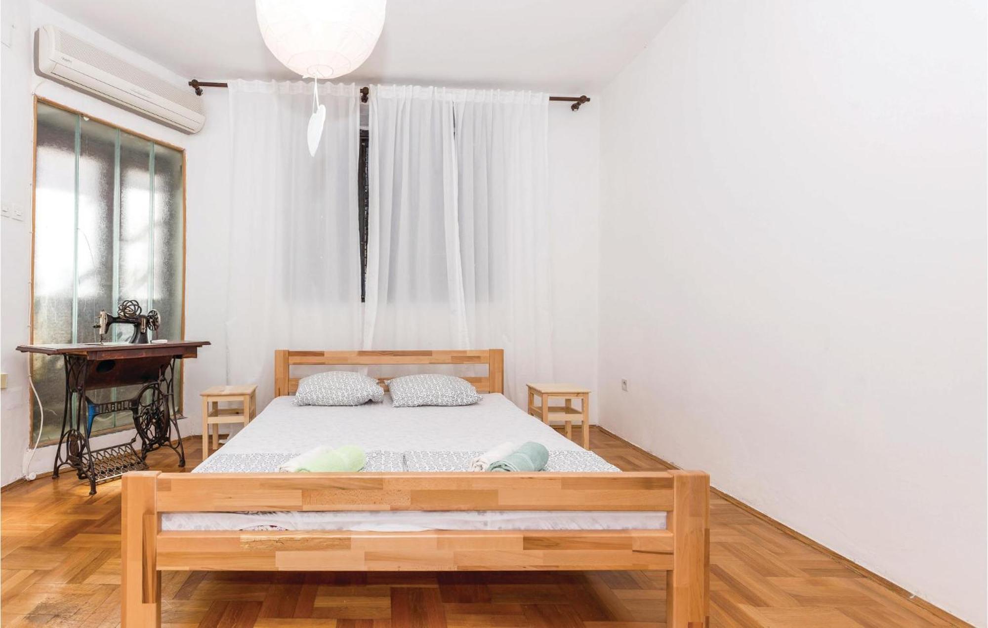 Amazing Apartment In Novi Vinodolski With Wifi Экстерьер фото